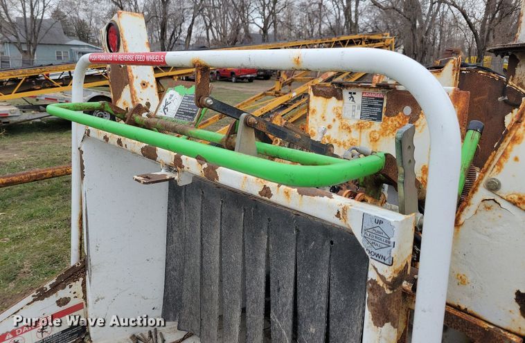 image for item LC9862 2015 Contractor DC 1317 wood chipper