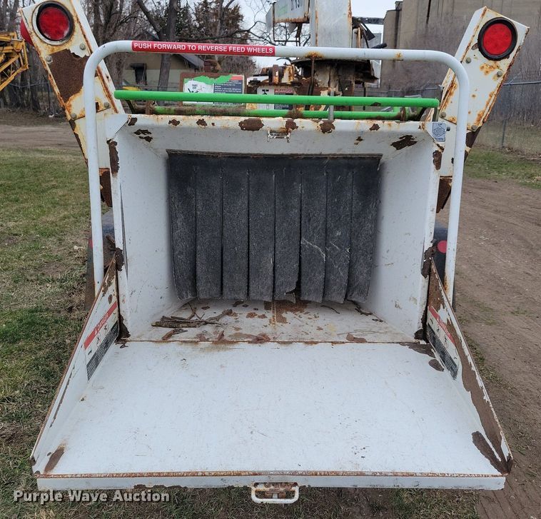 image for item LC9862 2015 Contractor DC 1317 wood chipper