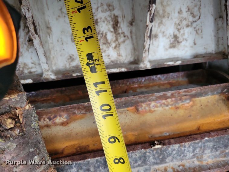 image for item LC9862 2015 Contractor DC 1317 wood chipper