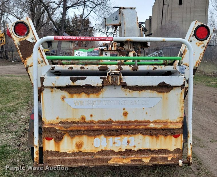 image for item LC9862 2015 Contractor DC 1317 wood chipper