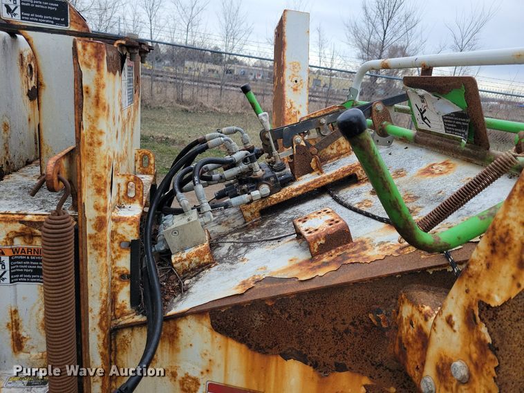 image for item LC9862 2015 Contractor DC 1317 wood chipper