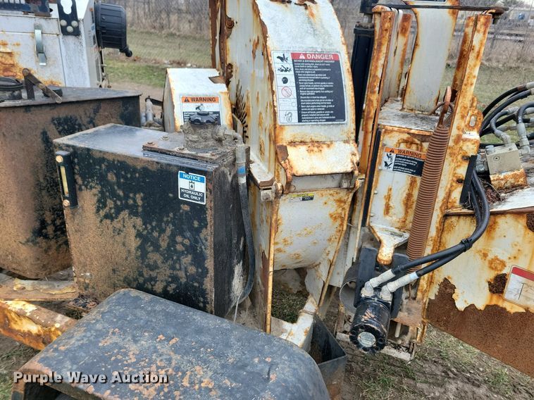 image for item LC9862 2015 Contractor DC 1317 wood chipper