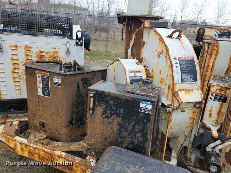 image for item LC9862 2015 Contractor DC 1317 wood chipper