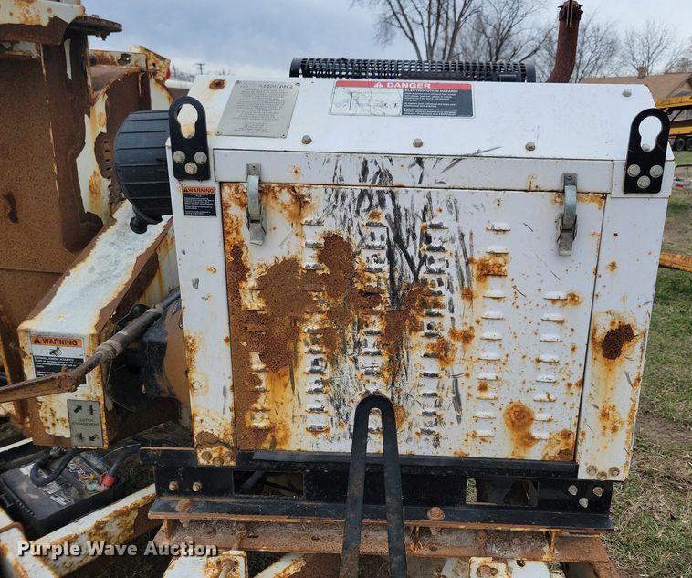 image for item LC9862 2015 Contractor DC 1317 wood chipper