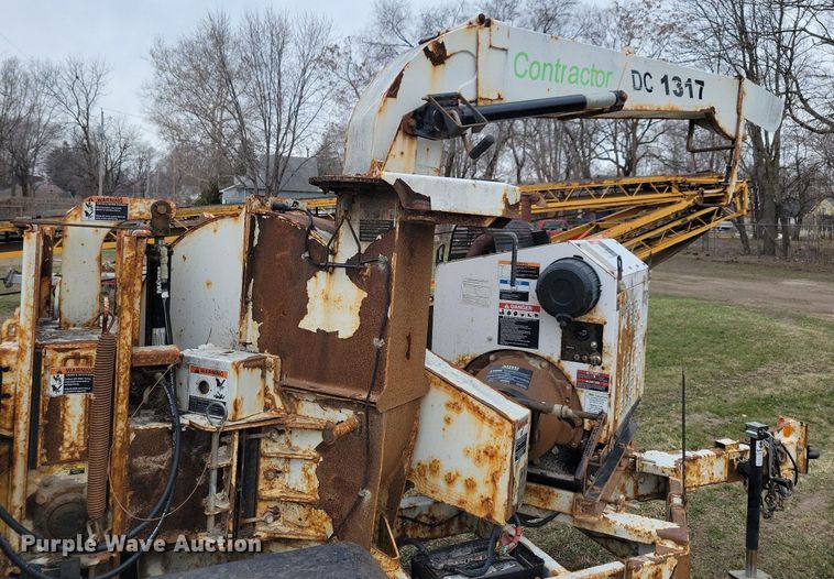 image for item LC9862 2015 Contractor DC 1317 wood chipper