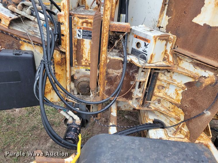 image for item LC9862 2015 Contractor DC 1317 wood chipper