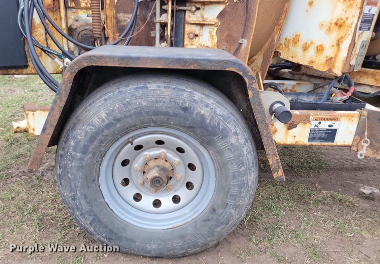 image for item LC9862 2015 Contractor DC 1317 wood chipper