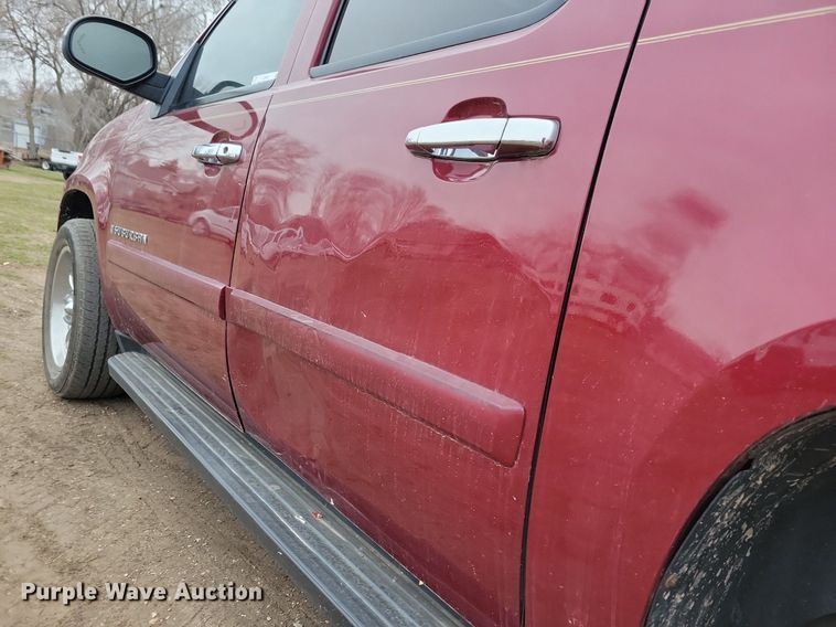 image for item LC9863 2007 Chevrolet Suburban SUV