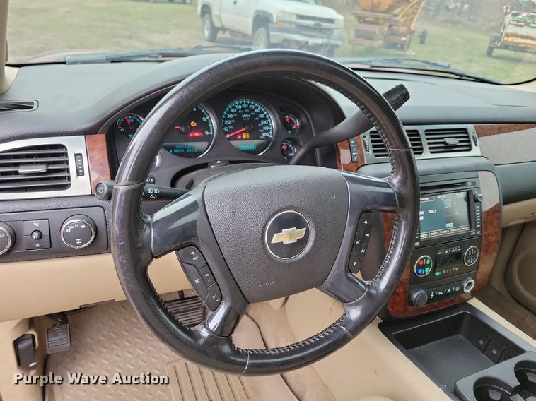 image for item LC9863 2007 Chevrolet Suburban SUV