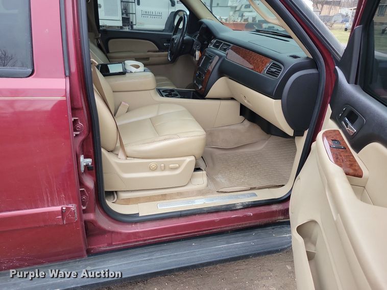 image for item LC9863 2007 Chevrolet Suburban SUV