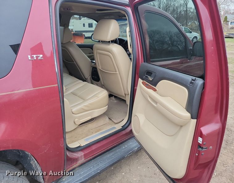 image for item LC9863 2007 Chevrolet Suburban SUV