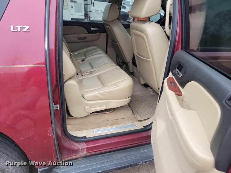 image for item LC9863 2007 Chevrolet Suburban SUV