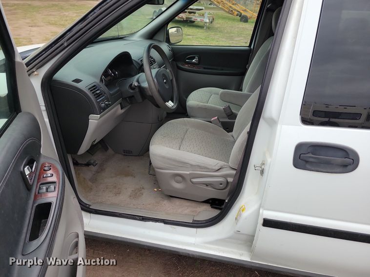 image for item LC9864 2006 Chevrolet  Uplander van