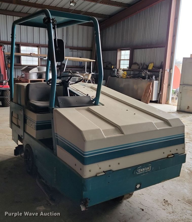 image for item LD9113 Tennant 530E floor scrubber