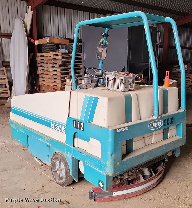 image for item LD9113 Tennant 530E floor scrubber