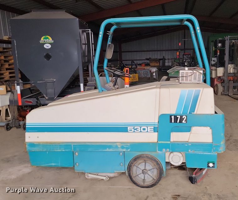 image for item LD9113 Tennant 530E floor scrubber