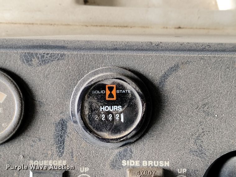 image for item LD9113 Tennant 530E floor scrubber