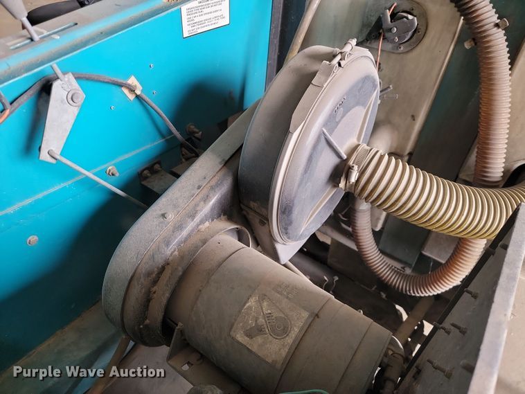 image for item LD9113 Tennant 530E floor scrubber