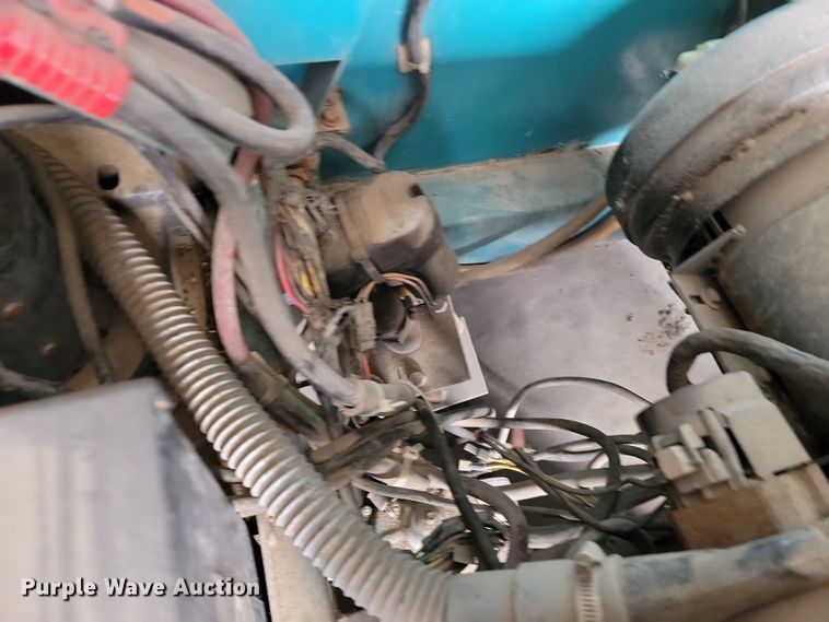 image for item LD9113 Tennant 530E floor scrubber