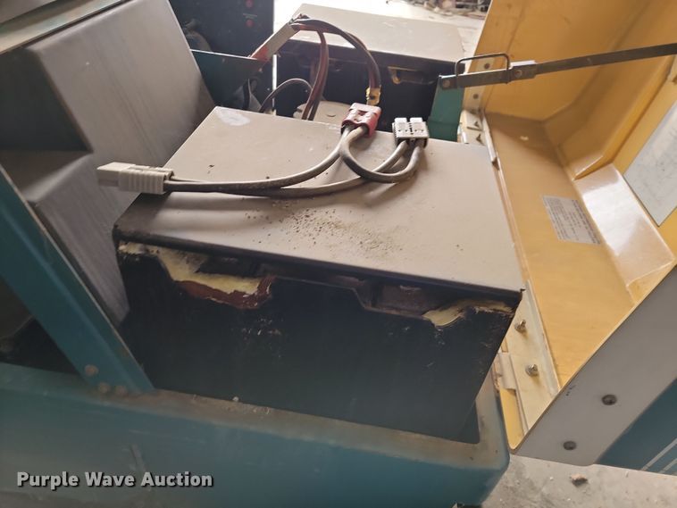 image for item LD9113 Tennant 530E floor scrubber