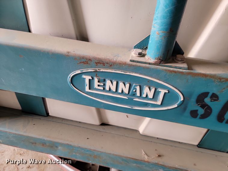 image for item LD9113 Tennant 530E floor scrubber