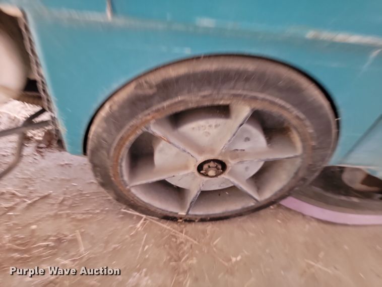 image for item LD9113 Tennant 530E floor scrubber