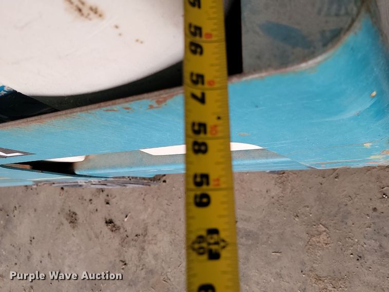 image for item LD9113 Tennant 530E floor scrubber