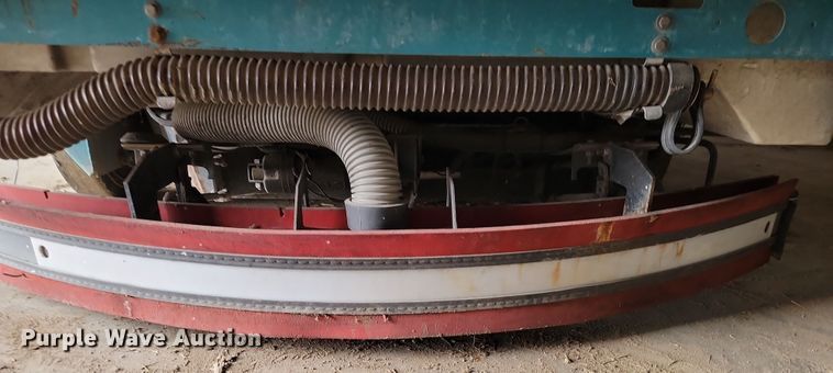 image for item LD9113 Tennant 530E floor scrubber