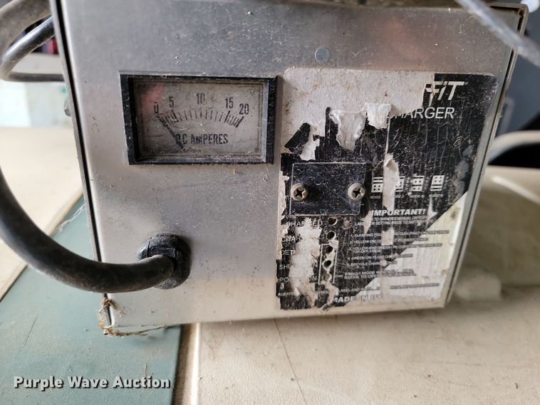 image for item LD9113 Tennant 530E floor scrubber