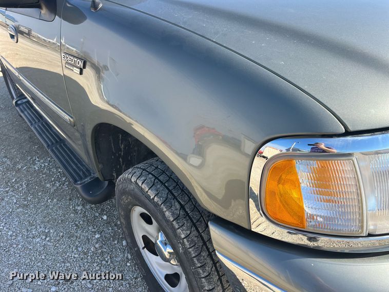 image for item LE9003 1999 Ford Expedition  SUV