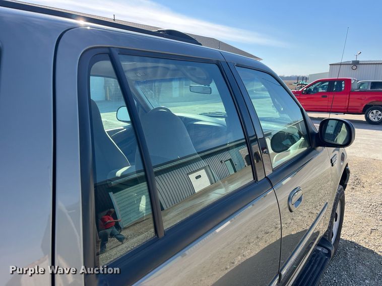 image for item LE9003 1999 Ford Expedition  SUV