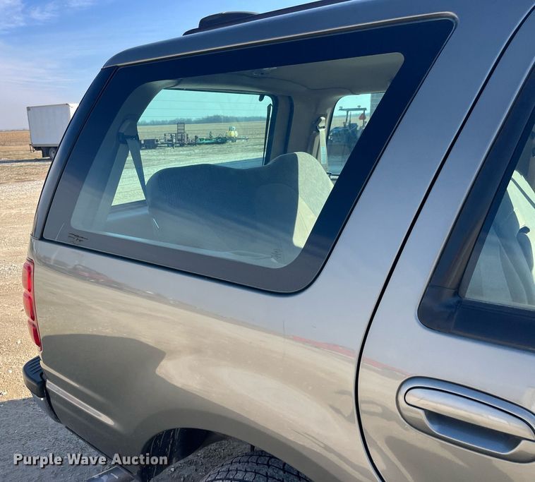 image for item LE9003 1999 Ford Expedition  SUV