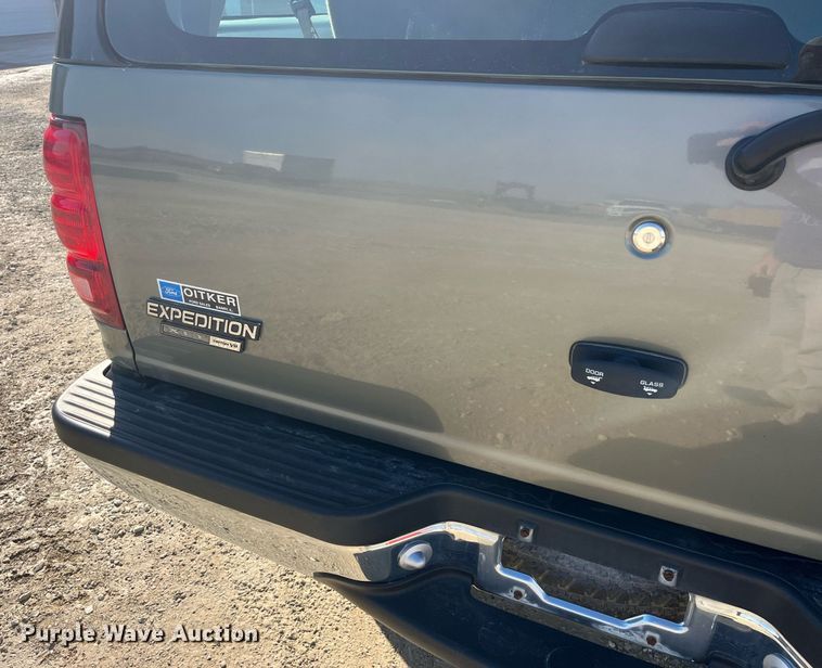 image for item LE9003 1999 Ford Expedition  SUV