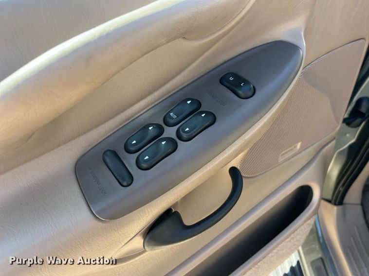 image for item LE9003 1999 Ford Expedition  SUV