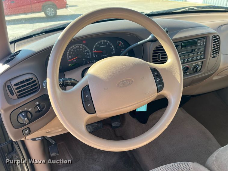 image for item LE9003 1999 Ford Expedition  SUV