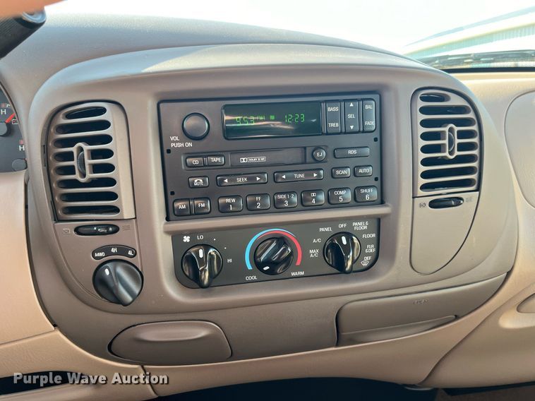 image for item LE9003 1999 Ford Expedition  SUV