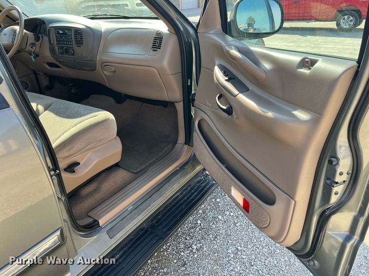 image for item LE9003 1999 Ford Expedition  SUV