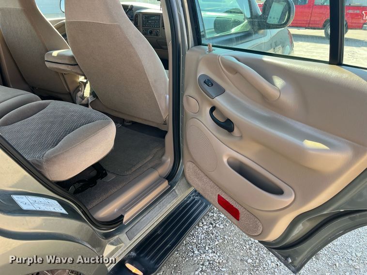 image for item LE9003 1999 Ford Expedition  SUV