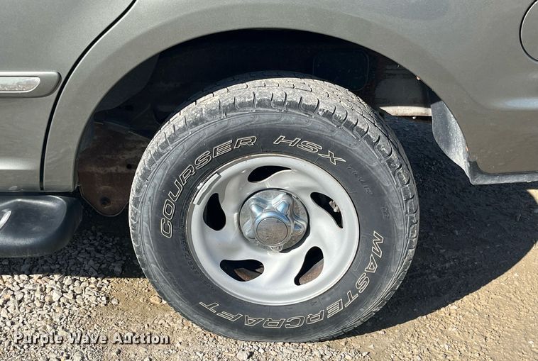 image for item LE9003 1999 Ford Expedition  SUV