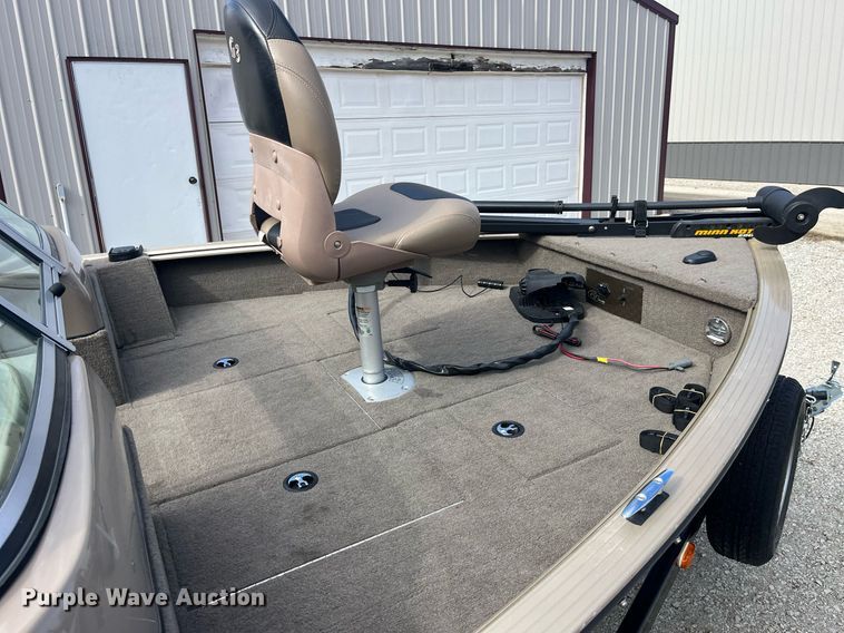 image for item LE9010 2011 G3 Angler V172F boat