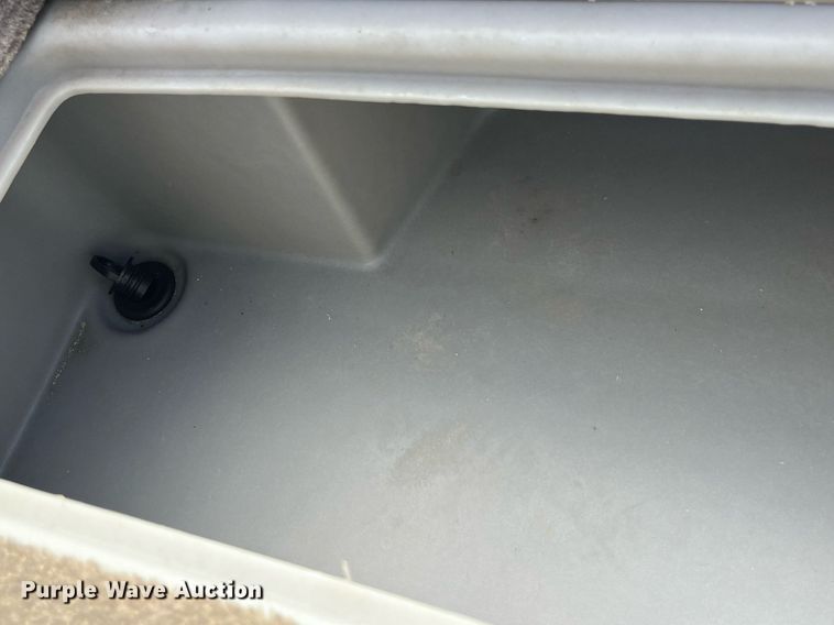 image for item LE9010 2011 G3 Angler V172F boat