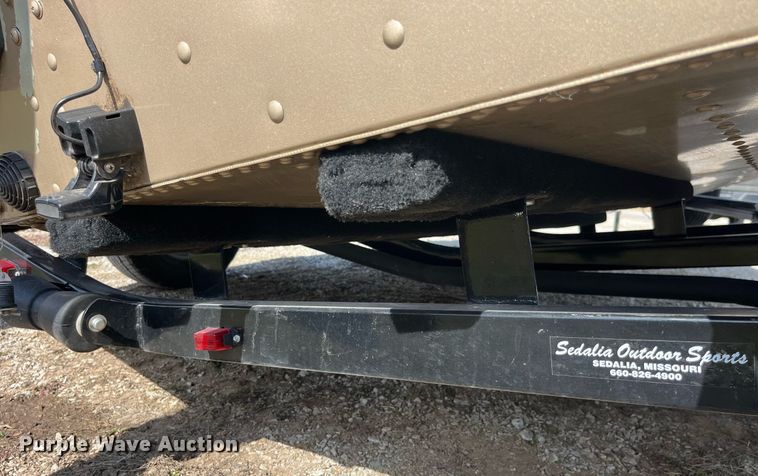 image for item LE9010 2011 G3 Angler V172F boat