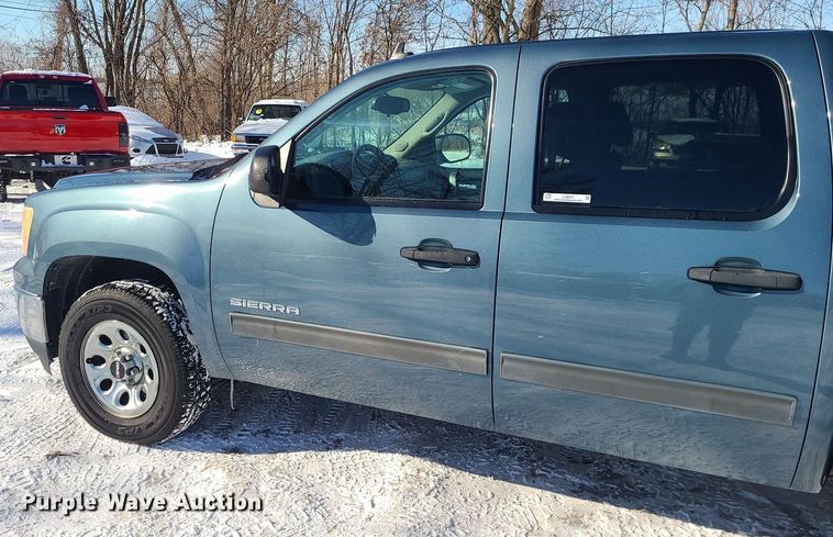 image for item LJ9471 2013 GMC Sierra 1500 Crew Cab pickup truck