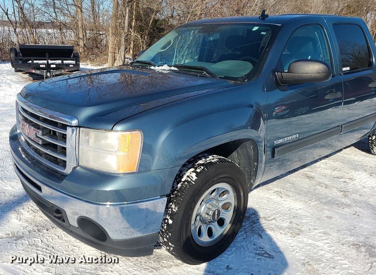 image for item LJ9471 2013 GMC Sierra 1500 Crew Cab pickup truck