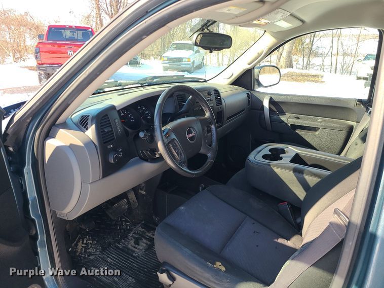 image for item LJ9471 2013 GMC Sierra 1500 Crew Cab pickup truck