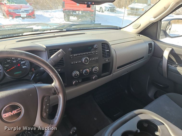 image for item LJ9471 2013 GMC Sierra 1500 Crew Cab pickup truck