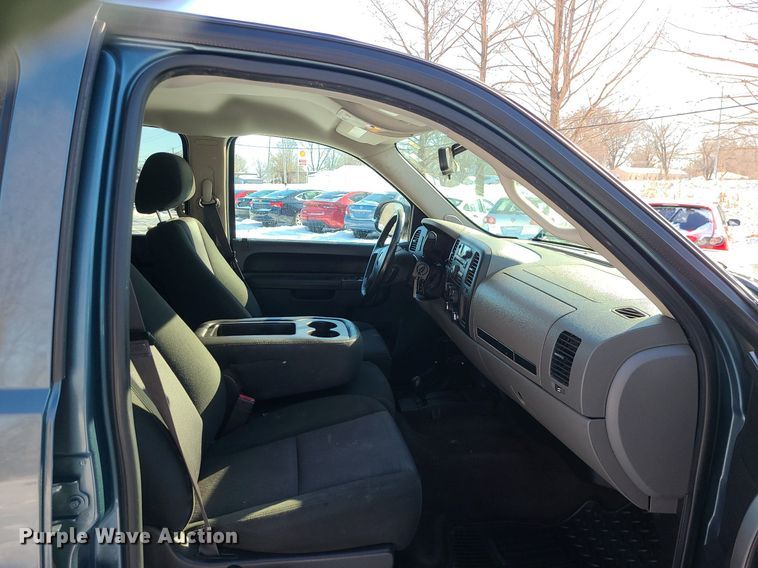 image for item LJ9471 2013 GMC Sierra 1500 Crew Cab pickup truck