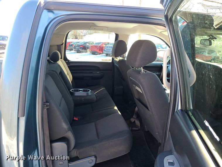 image for item LJ9471 2013 GMC Sierra 1500 Crew Cab pickup truck