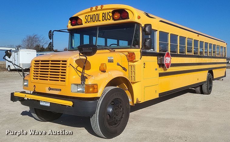 image for item MI9987 2003 International 3800 school bus