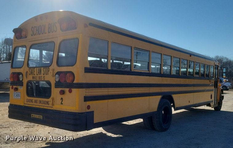 image for item MI9987 2003 International 3800 school bus